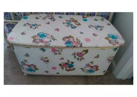 Vintage Raggedy Ann and Andy Toy Chest/BLANKET CHEST $15 OR BEST OFFER